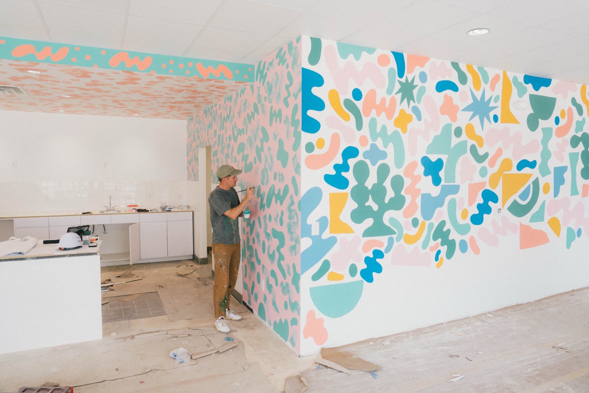 Will Bryant, Amy’s Ice Creams — Round Rock Mural Installation (9)